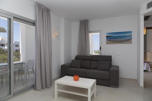 Apartamentos Proa - Emar Hotels Only Adults Es Pujols Exterior photo