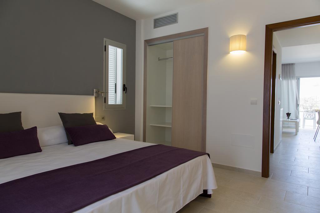 Apartamentos Proa - Emar Hotels Only Adults Es Pujols Exterior photo